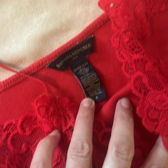 Tank Tops - Picture 15 of 16